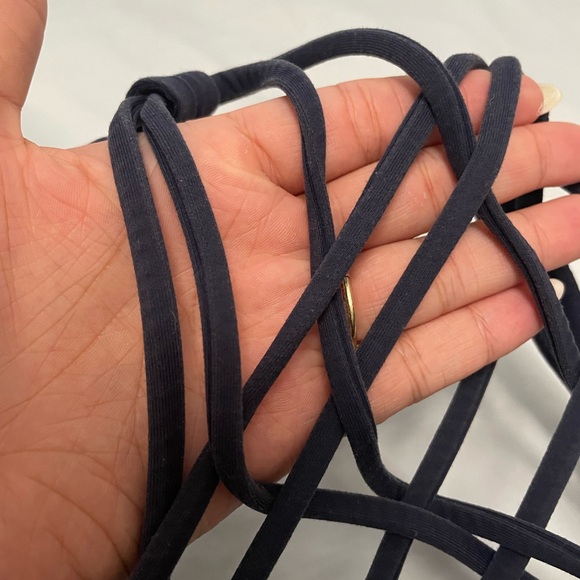 Lululemon free to be bra - size 6 - Picture 3 of 4